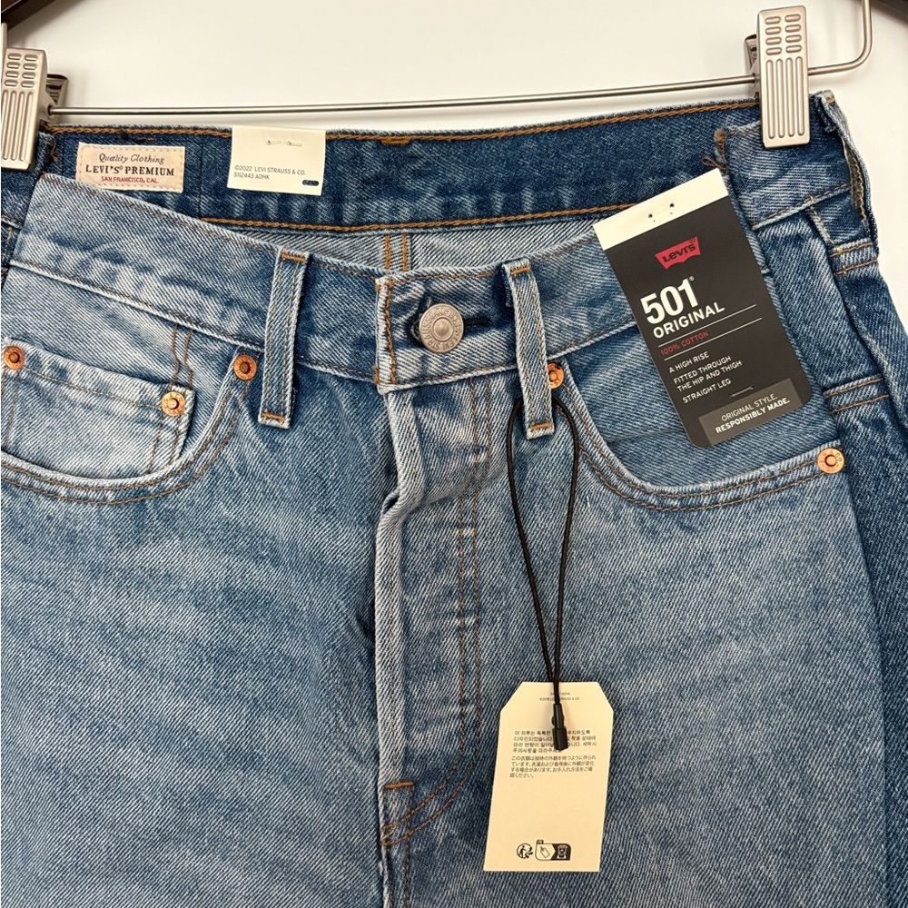 NWT Levi's 501 two-toned denim jeans - Picture 5 of 10